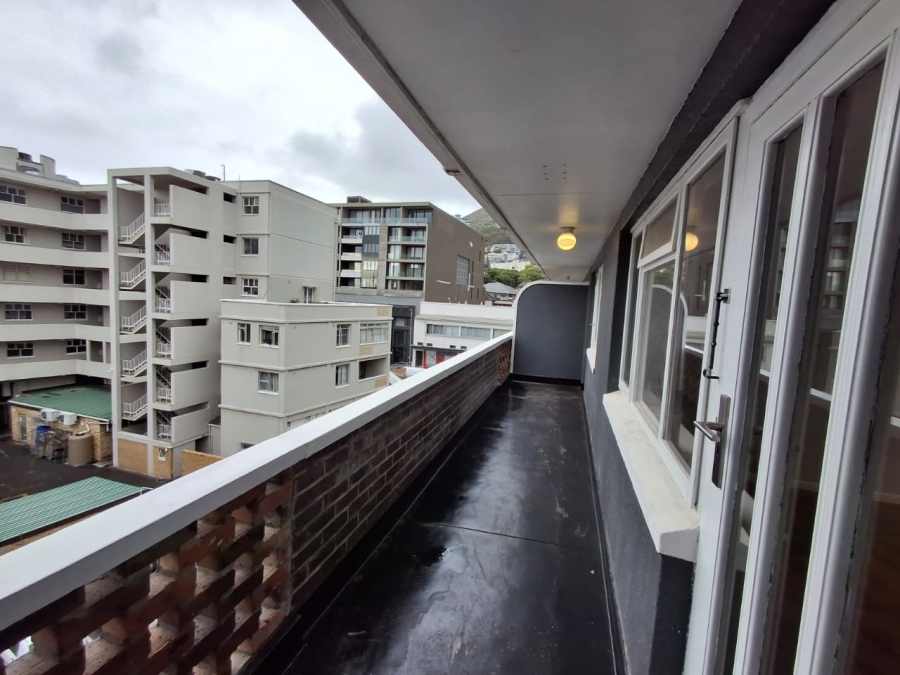 To Let 1 Bedroom Property for Rent in Sea Point Western Cape